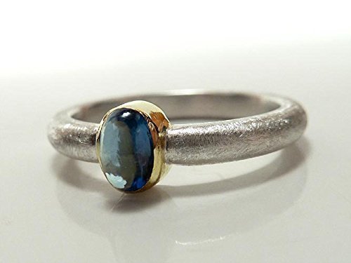 Ring Silber mit blauem Saphir in Goldfassung