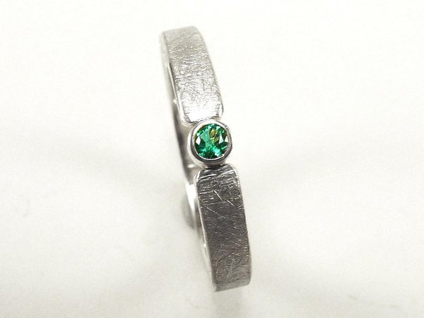 Verlobungsring 3 mm Silber eismatt Smaragd