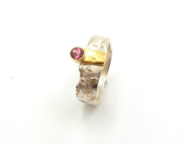 Unikat Ring, Solitairering Silber mit Turmalin rosa, Sterlingsilber mit einzigartiger Struktur